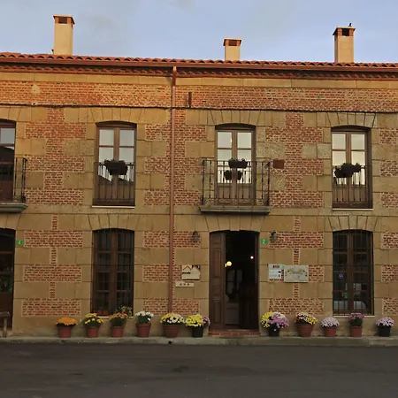 Real Del Buen Camino, Rural Villanueva de Campeán